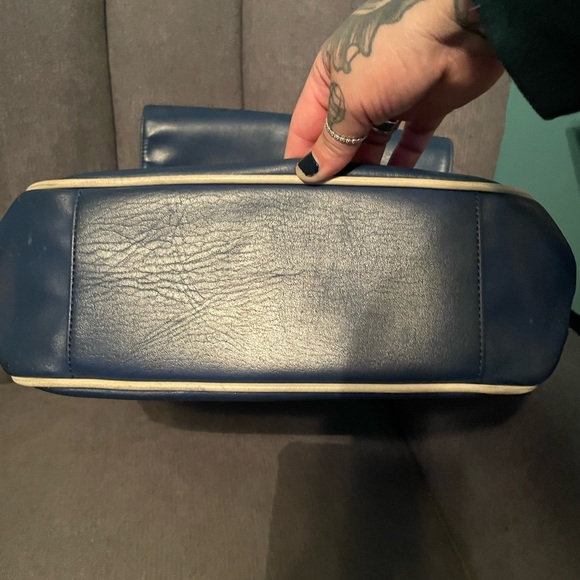 GUESS - VINTAGE BAG (Unisex) - Picture 5 of 8